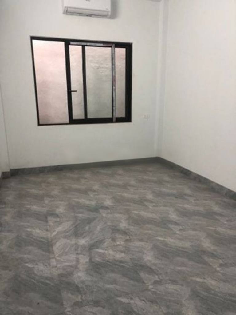 Cho thuê nhà Phố Giáp Nhị ô tô đỗ cổng, 2 tầng x 42m2, 2 ngủ - Ảnh 1